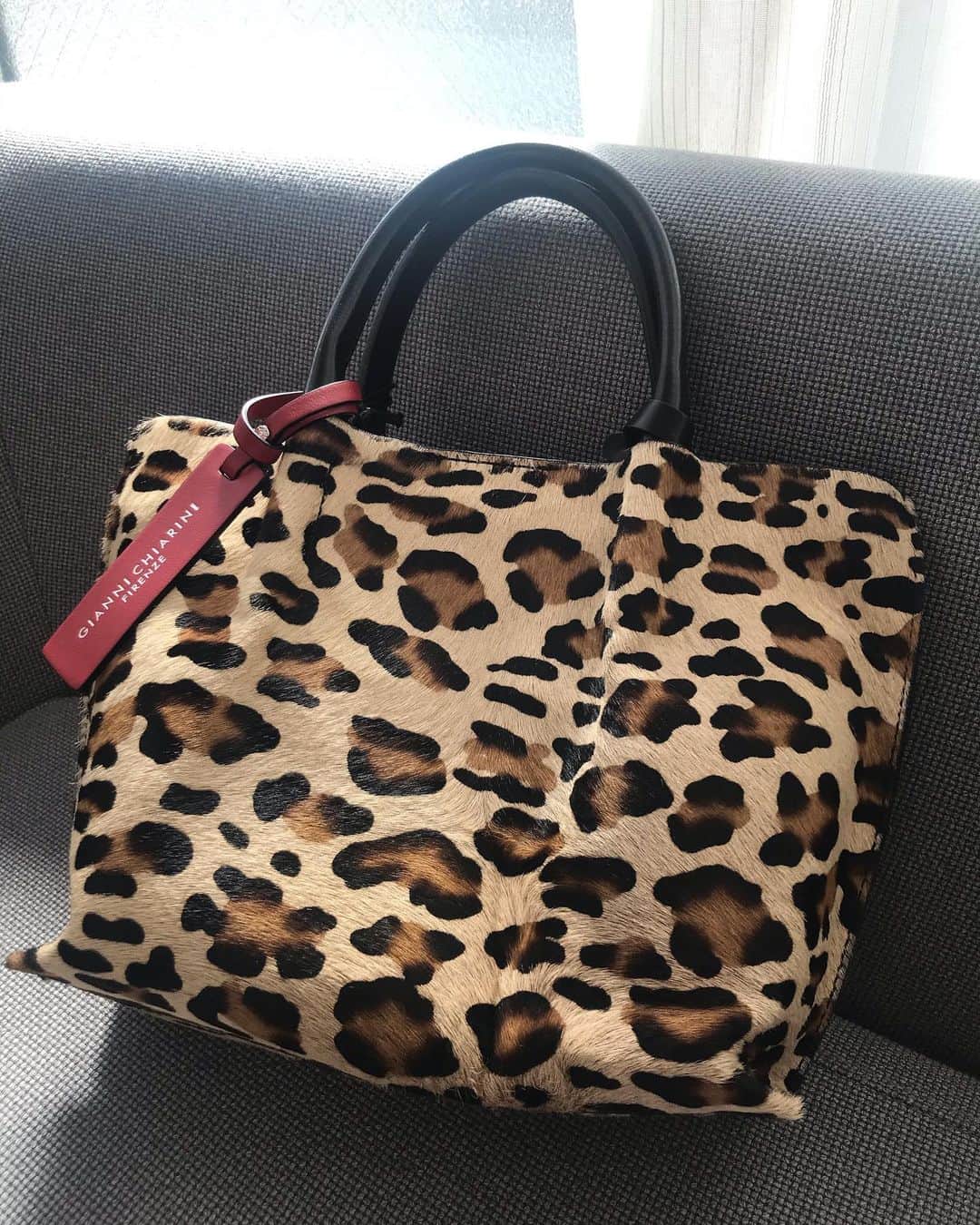 のインスタグラム：「New in! #giannichiarini #giannichiarinifirenze #ジャンニキアリーニ」