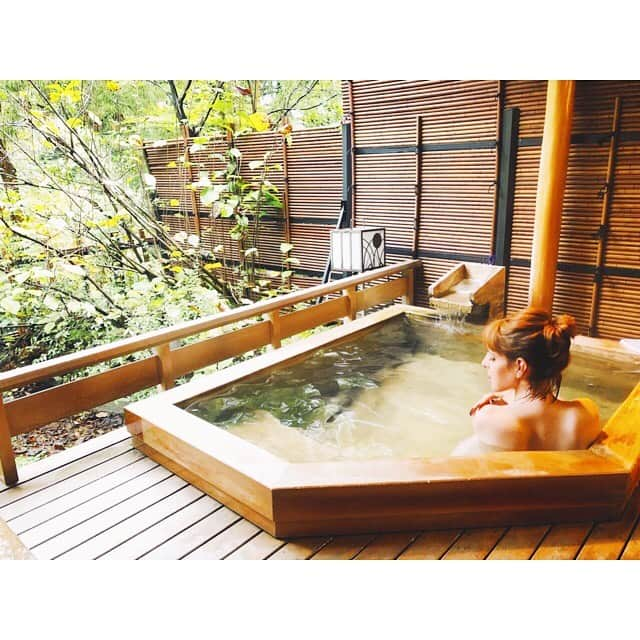 IVANさんのインスタグラム写真 - (IVANInstagram)「* ♨️🦀🌳🌿✨💓 ONSEN♡ * #toyama#onsen#nature#bath #love#relax #翠明 #温泉 #お仕事からの癒し時間 #束の間でも最高でした♡ #源泉かけ流し」10月26日 12時40分 - fresanaca