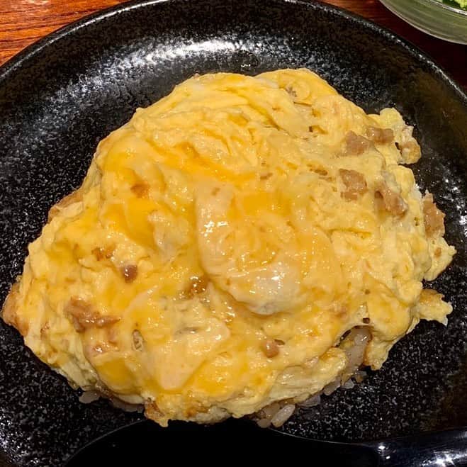 堀江淳のインスタグラム：「大阪で初「オムチャーハン」❕ 好きです😊」