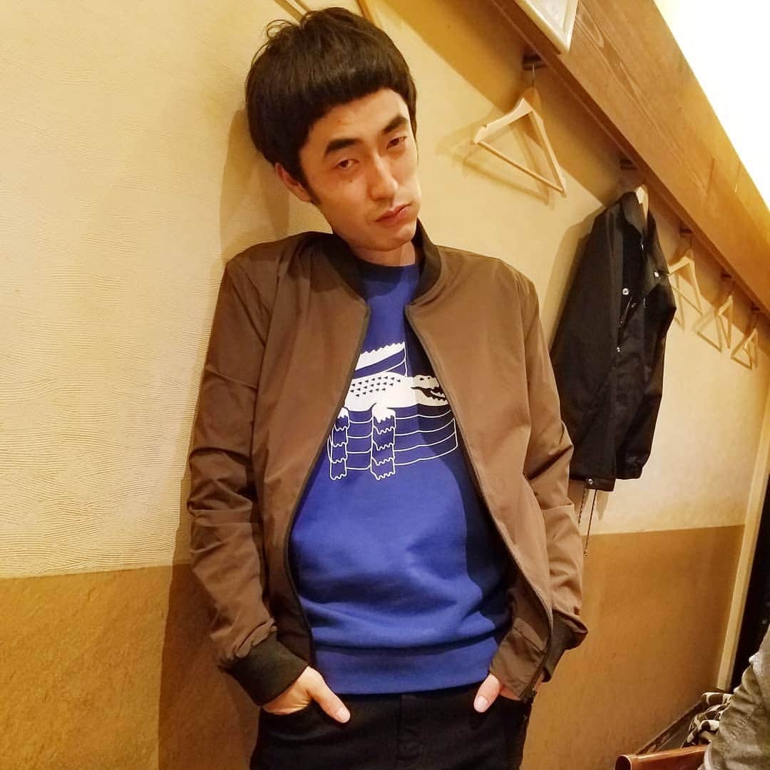 レイチェルさんのインスタグラム写真 - (レイチェルInstagram)「昨夜。  たくろう・赤木くんの誕生日祝いを、  ｷﾝﾆｸｷﾝｷﾞｮの富ちゃんと一緒にしましたよ！  プレゼントしたブルゾンも赤木くんに似合ってよかったですよ！  本人も気に入ってくれて、写真撮る度にモデル風になってましたよ！  てゆーかこの１ヶ月間、ちょいとしたキャバクラよりもバースデーを開催してる気がしますよ！笑  でもまぁ、誰かの特別な日を一緒に祝えて、その人の笑顔が見れただけでこっちも幸せな気持ちになれるから、こーゆー会は何回あってもいーですよね。  とぉ～か言っちゃってぇーーー！！！！！😁😁😁😁💨💨💨💨💨🎶🎶🎶🎶🎶✨✨✨✨✨」10月26日 19時27分 - reiyoshida1230