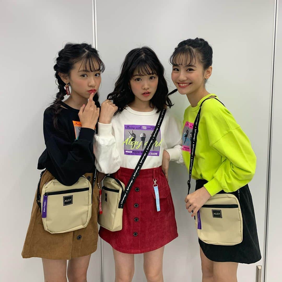 ニコ☆プチのインスタグラム：「イオンモール草津でのアルジーイベント、たくさん来てくれてありがとう💕  もうすぐ第二部始まります‼️ お着替え完了🤗  #入江美沙希  #関谷瑠紀  #丸山真亜弥」