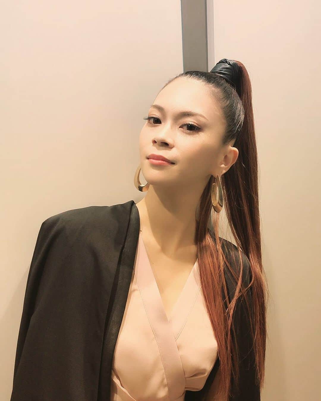 小柳ゆきのインスタグラム：「久しぶりの岡山！ 駆けつけてくれた皆様、並んでくれた皆様、足を止めてくれた皆様、ありがとうございました✨ . . 明日はアリオ深谷でリリイベです！ お近くでお時間ある方は是非とも〜🤩」