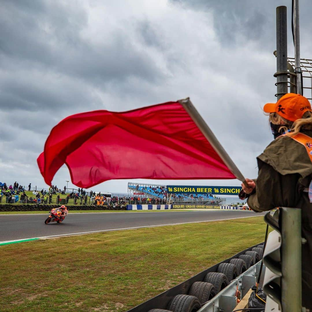 レプソル・ホンダさんのインスタグラム写真 - (レプソル・ホンダInstagram)「🚨QUALIFYING CANCELLED🚨  Action is called off at the #AustralianGP today as high winds hit Phillip Island. The plan is to hold Qualifying tomorrow morning.」10月26日 14時55分 - hrc_motogp