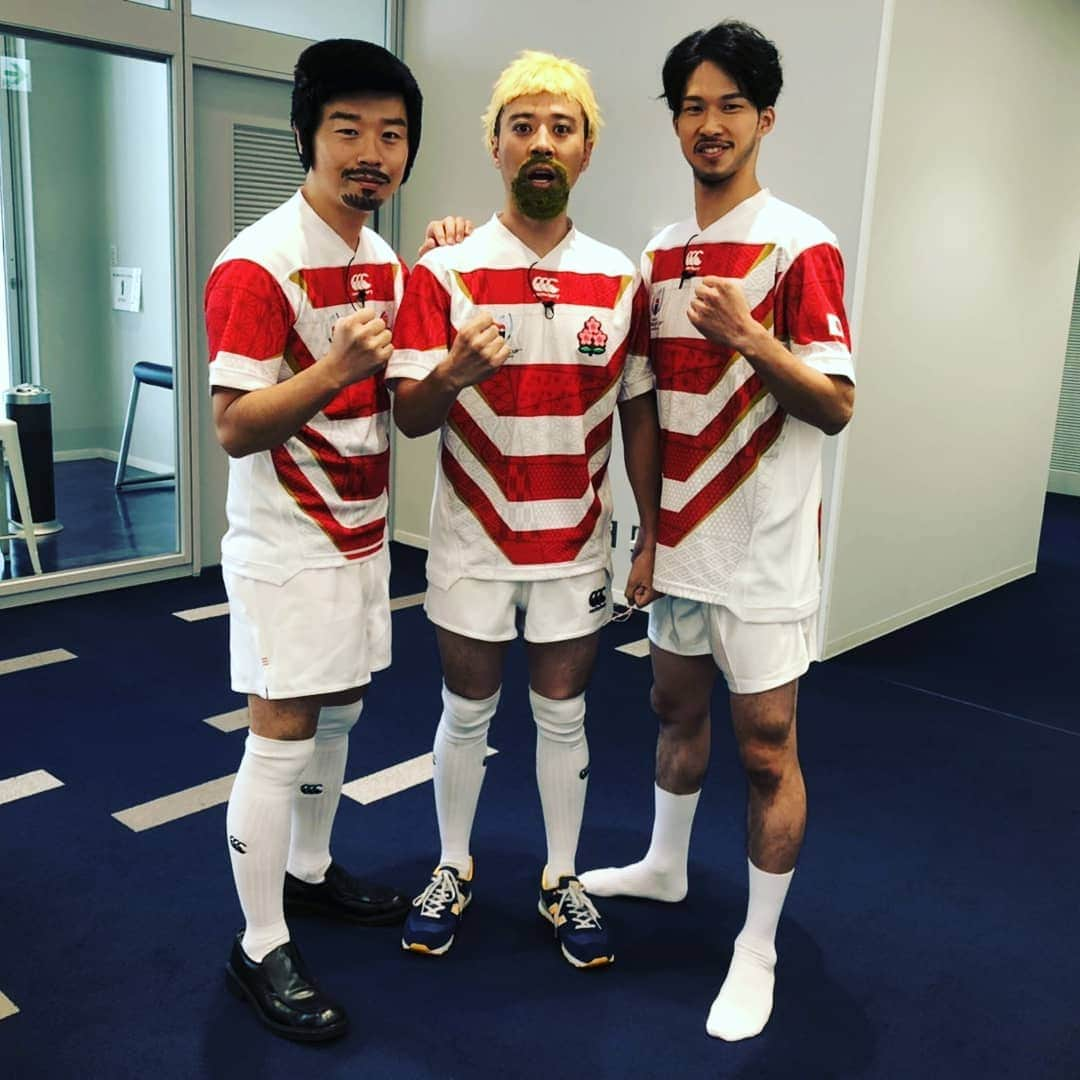 山名文和さんのインスタグラム写真 - (山名文和Instagram)「せやねんに山中選手が来てくださいました！！ 左から イシレリ選手 山中選手 山中選手 田中選手 です。  偽物三人います。  さあ、わかるかな。」10月26日 16時10分 - fumikazu_yamana