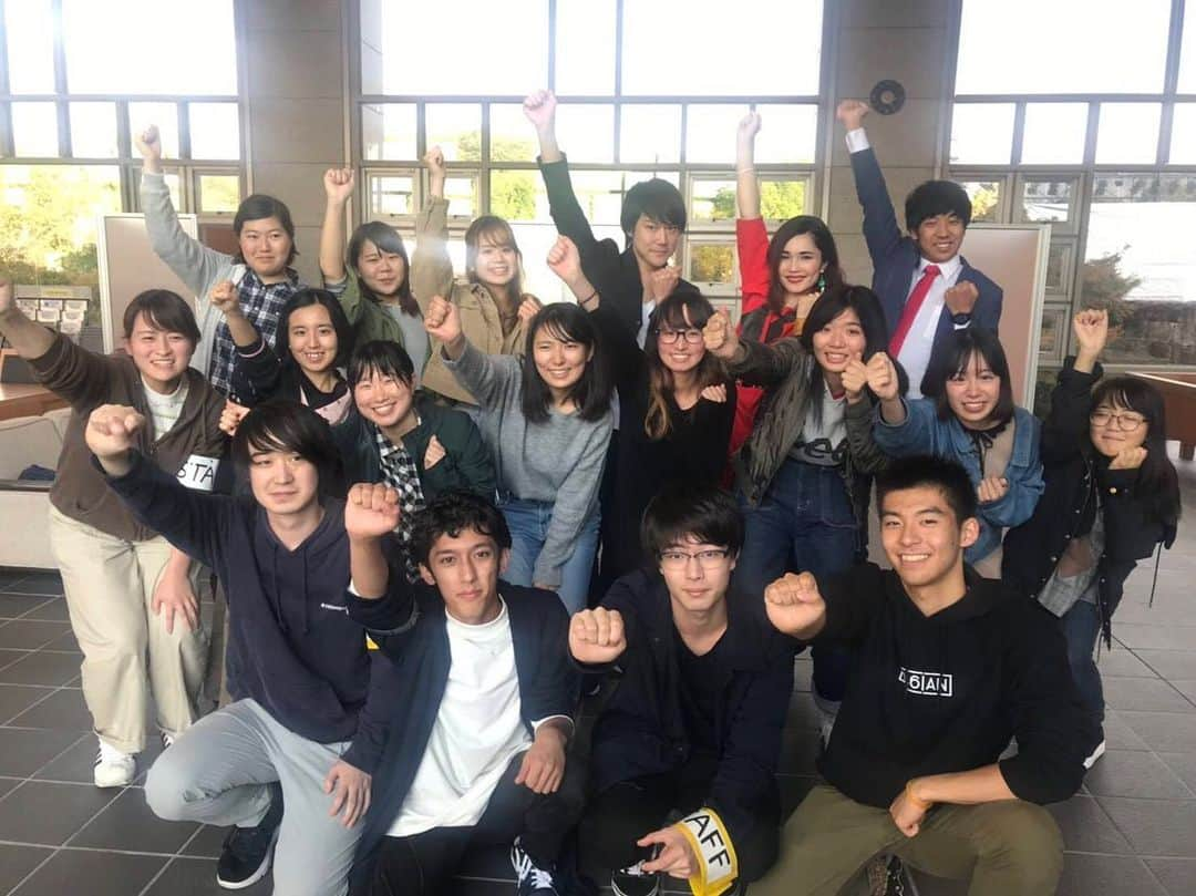 平野ノラさんのインスタグラム写真 - (平野ノラInstagram)「今日は広島のキャンパス土地転がしてきたゾ🍁🍁🍁 県立広島大学庄原キャンパス『白楊祭』 みんなやっP〜で紅葉しててOKバブリーだったゾ！ ありがとうございました。  #県立広島大学  #白楊祭 #5年生がんばるんば #ガンネン #平野ノラ #じゃねー #庄原焼き  #okバブリー」10月26日 17時11分 - noranoranora1988