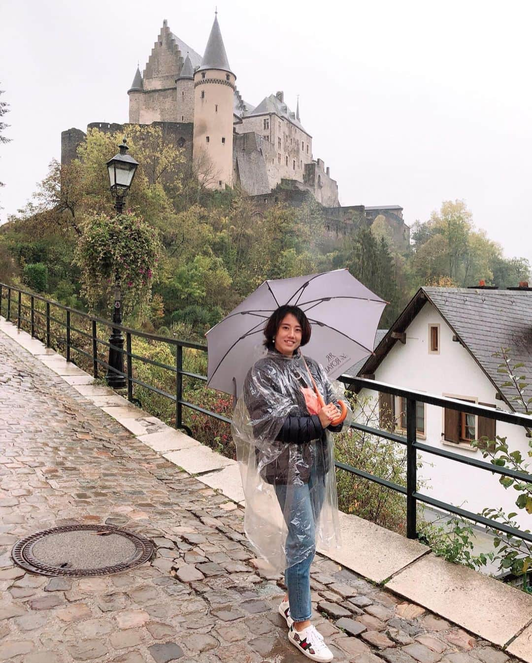 加藤未唯さんのインスタグラム写真 - (加藤未唯Instagram)「雨のヴィアンデン城🏰 歴史を感じました、紅葉が綺麗でした！ #viandencastle #お城 #ルクセンブルク #Luxembourg」10月26日 16時56分 - miyukato1121