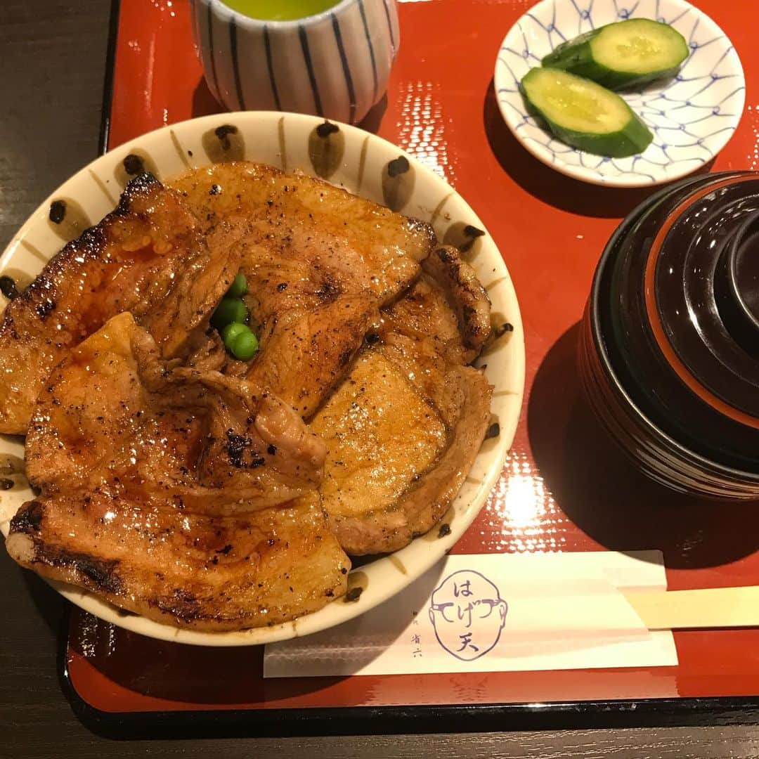 丸山敬太さんのインスタグラム写真 - (丸山敬太Instagram)「帯広に来てます。 本日のランチは豚丼をいただきました。」10月26日 17時08分 - keitamaruyama