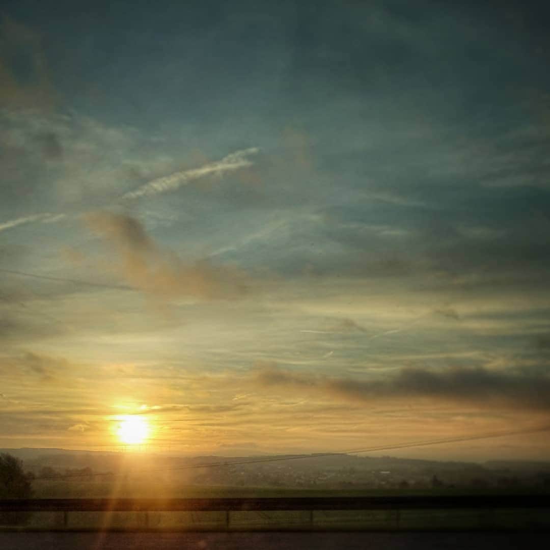 石黒浩さんのインスタグラム写真 - (石黒浩Instagram)「Sunrise」10月26日 17時12分 - stone1936