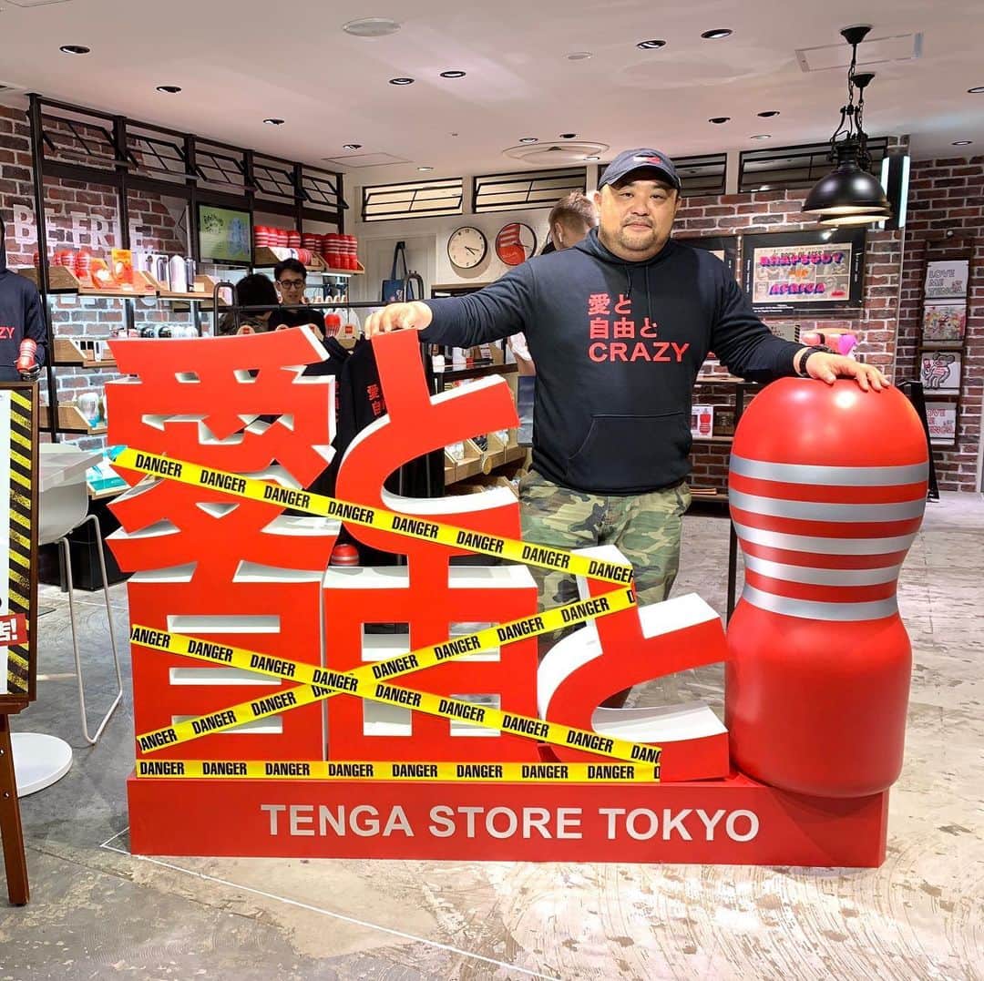丸山ゴンザレスのインスタグラム：「‪有楽町の阪急メンズ東京のTENGA STORE に20時までおります！‬」