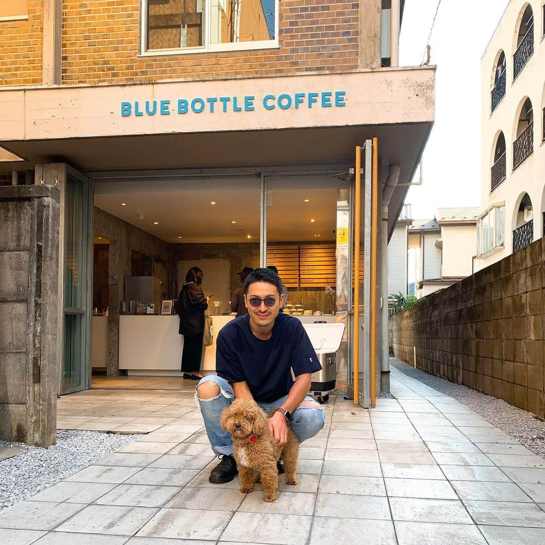 NAOTA（ナオタ）のインスタグラム：「三茶散策🍁  #bluebottlecoffee  #三茶 #三軒茶屋 #coffee #カフェ巡り  #カフェ好きな人と繋がりたい」