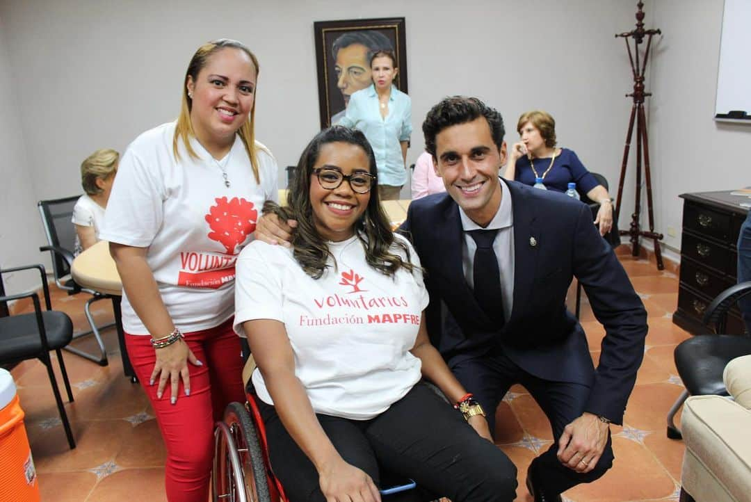 アルバロ・アルベロアさんのインスタグラム写真 - (アルバロ・アルベロアInstagram)「Estupenda visita a la escuela sociodeportiva de la @fundacion.realmadrid en Ciudad de Panamá.  Un placer enorme viajar por el mundo y ver de primera mano el increíble trabajo de nuestra fundación. Espero volver pronto y disfrutar con más tiempo de un país tan especial y al que nos une innumerables lazos. ¡Gracias, Panamá! 🇵🇦」10月27日 3時54分 - arbeloa