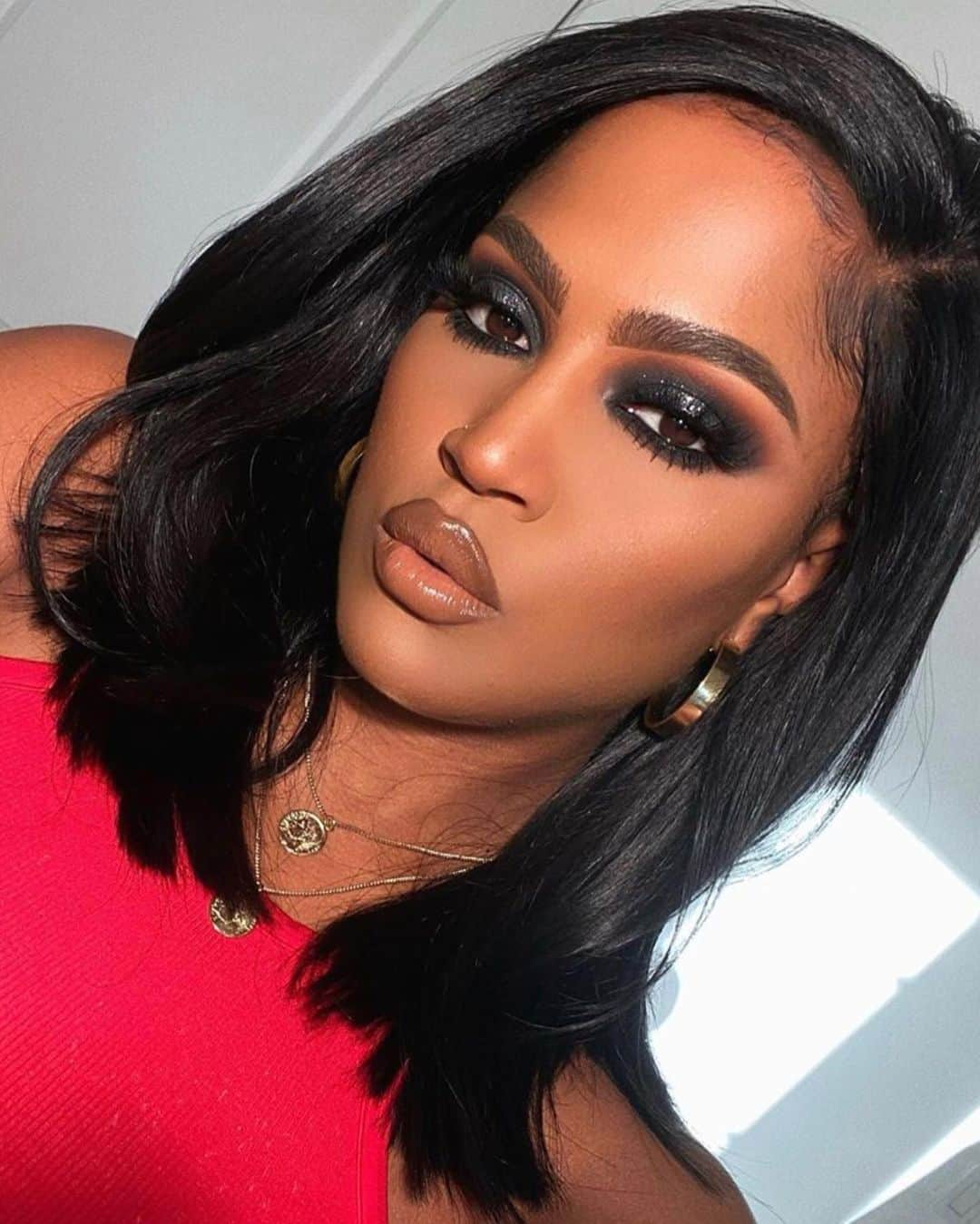 Kylie Cosmeticsさんのインスタグラム写真 - (Kylie CosmeticsInstagram)「how stunning is @makeupshayla wearing Coffee Bean shimmer eye glaze for this gorgeous smokey eye?! 💗✨」10月27日 3時59分 - kyliecosmetics