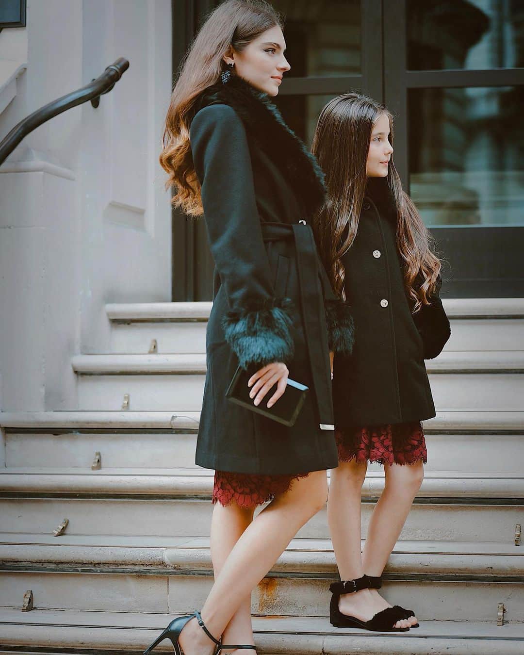Laertaさんのインスタグラム写真 - (LaertaInstagram)「How beautiful are these matching coats from @lipsylondon #newcollection #lipsylondon」10月27日 4時00分 - fashion_laerta