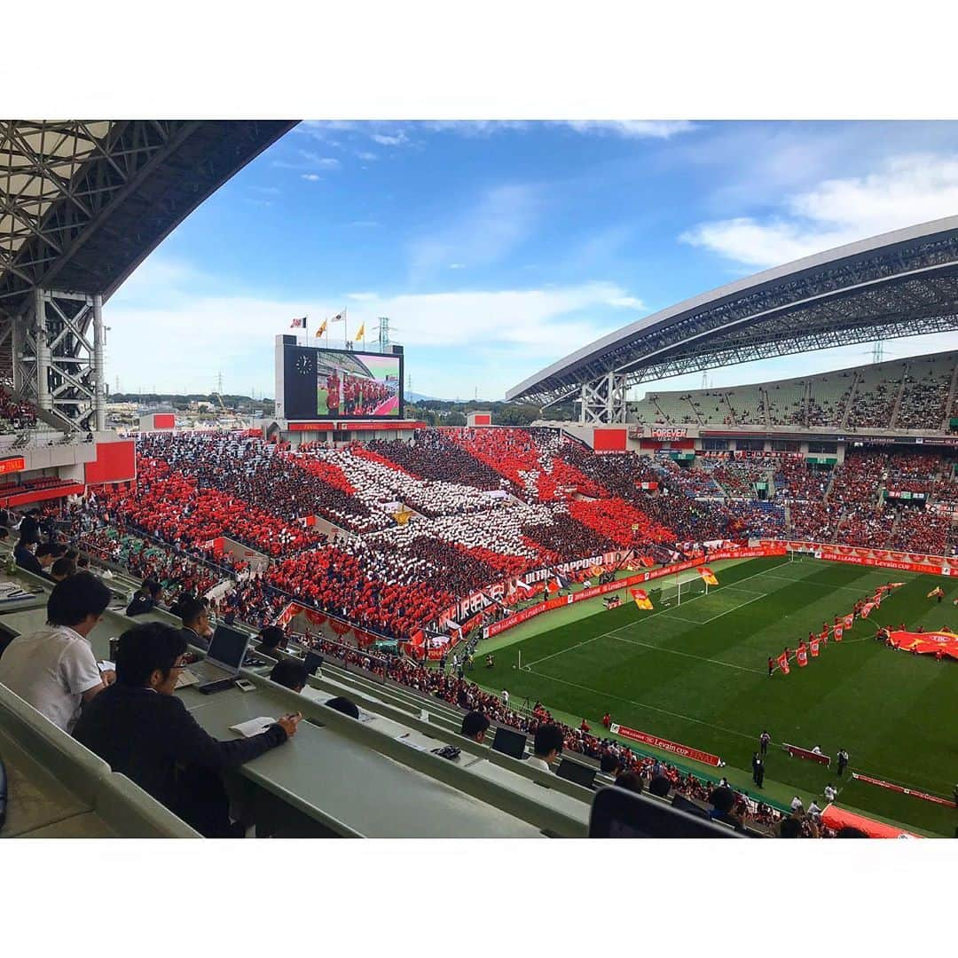 三谷紬さんのインスタグラム写真 - (三谷紬Instagram)「* 明日のやべっちFC⚽️は！ 湘南ベルマーレ・杉岡大暉選手のインタビューが放送されます🎤 私が色々とお話を聞かせてもらいました👂⭐️ 杉岡選手のサッカーへの情熱が垣間見えるインタビューになっていると思います😆 . そして！ 今日は久冨アナと “ルヴァン杯決勝”でアナカメを回してきました📹 川崎はルヴァン初優勝 札幌は初タイトル　がかかった 両者負けられない戦い🔥！ 選手もサポーターも 物凄い熱量でした👏 その模様も含め 明日のやべっちFCにて放送します！ 深夜0時5分から！ 必見です👀❗️ * #湘南ベルマーレ#ベルマーレ#湘南#杉岡大暉 選手#杉岡 選手#ルヴァン杯#ルヴァン#cup#soccer#football#優勝#決勝#川崎フロンターレ#フロンターレ#川崎#北海道コンサドーレ札幌#コンサドーレ#札幌#コンサドーレ札幌#北海道#やべっちfc#やべっち#久冨慶子 アナ#テレビ朝日#アナウンサー#女子アナ#三谷紬」10月26日 19時37分 - mitani_tsumugi