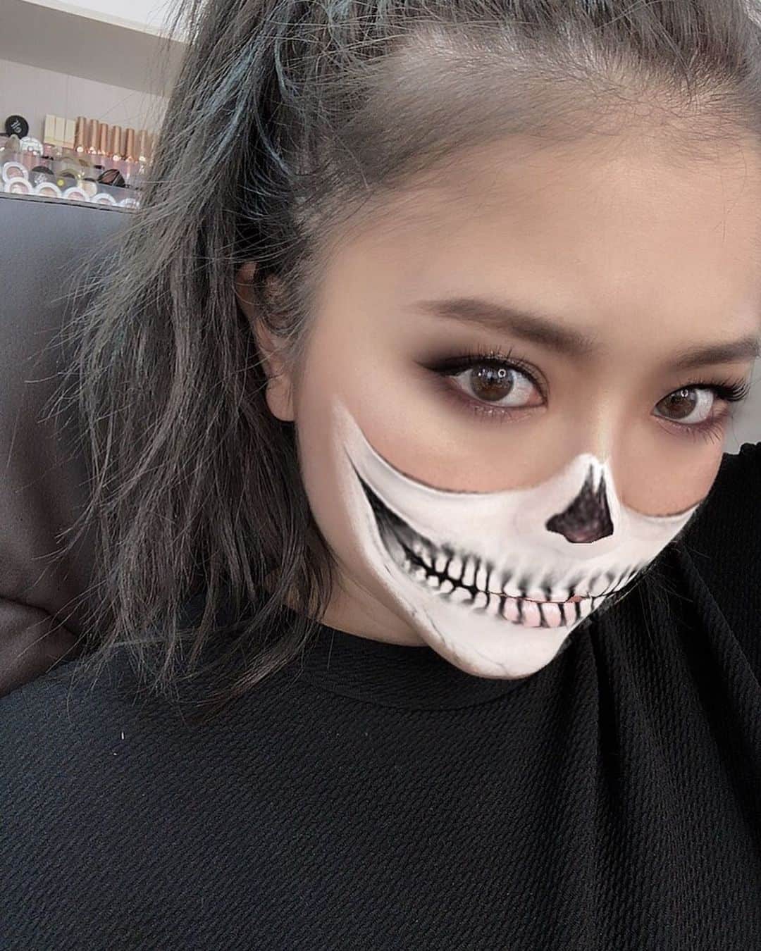 のインスタグラム：「Ulikeのフィルターでハロウィン気分味わえて満足😂❤️ ㅤㅤㅤㅤㅤㅤㅤㅤㅤㅤㅤㅤㅤ ハロウィンメイクに使う道具が届かなくて31日間に合わないということで今年は無し😭🔥、、、 ㅤㅤㅤㅤㅤㅤㅤㅤㅤㅤㅤㅤㅤ ただ、やりたかったのが流行りのものじゃないから来年リベンジする！！ ㅤㅤㅤㅤㅤㅤㅤㅤㅤㅤㅤㅤㅤ #instagram #instalove  #japan  #メイク  #YouTube  #cosmetics #love #me #makeup  #halloween #fashion  #メイク #コスメ  #新作コスメ #プチプラ #秋コスメ  #Ulike #秋メイク #ハロウィン #フィルター @ulike_japan #ulikehalloween #ゆーらいく」