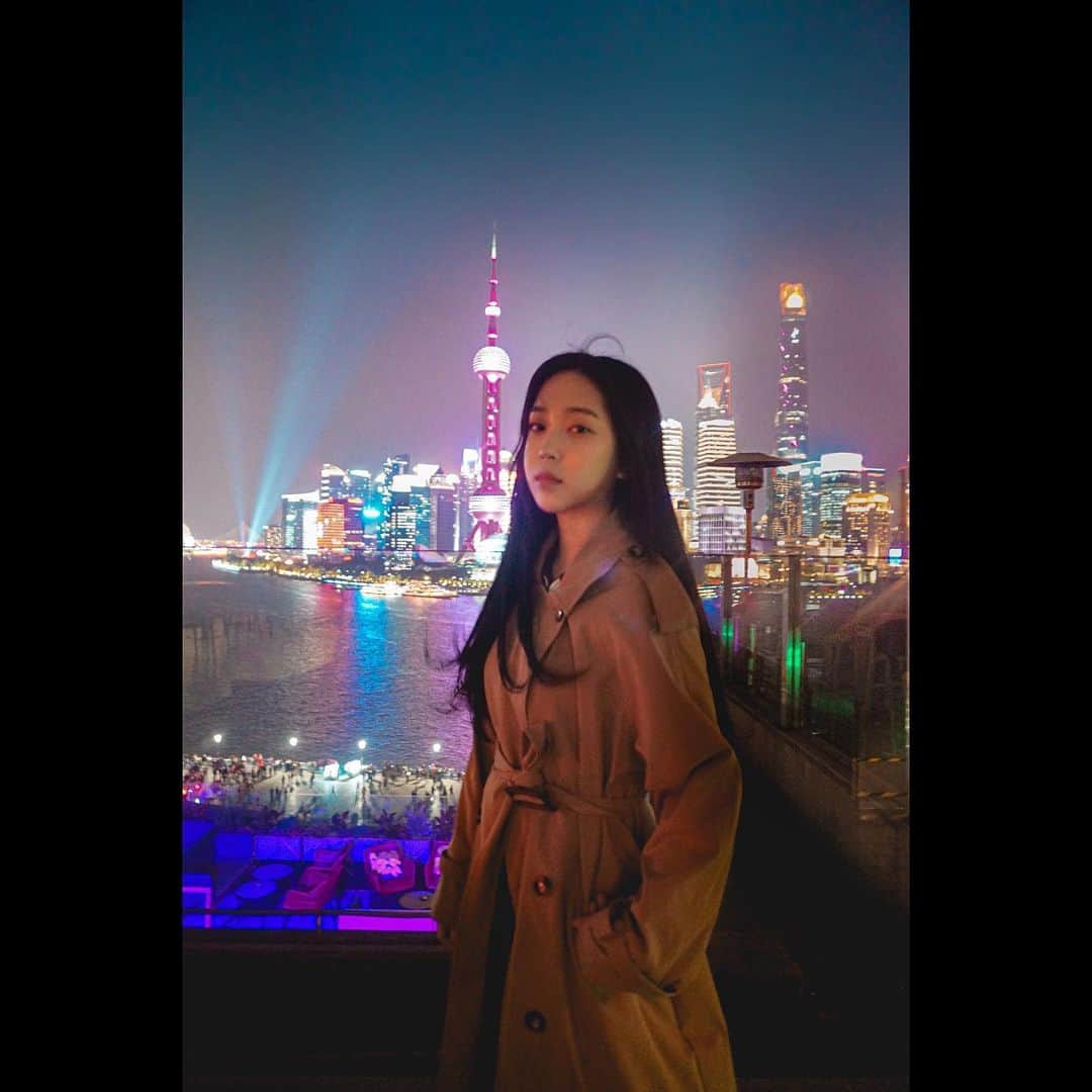 チャ・ユンジのインスタグラム：「오늘 9시에 상하이 브이로그 업로드됩니다:) 너무 오랜만이죠ㅎㅎ.,, 앞으로는 짤막하게라도 다양한 컨텐츠로 자주 자주 업로드 해보려고 합니다!! 기대많이해주세요:)」