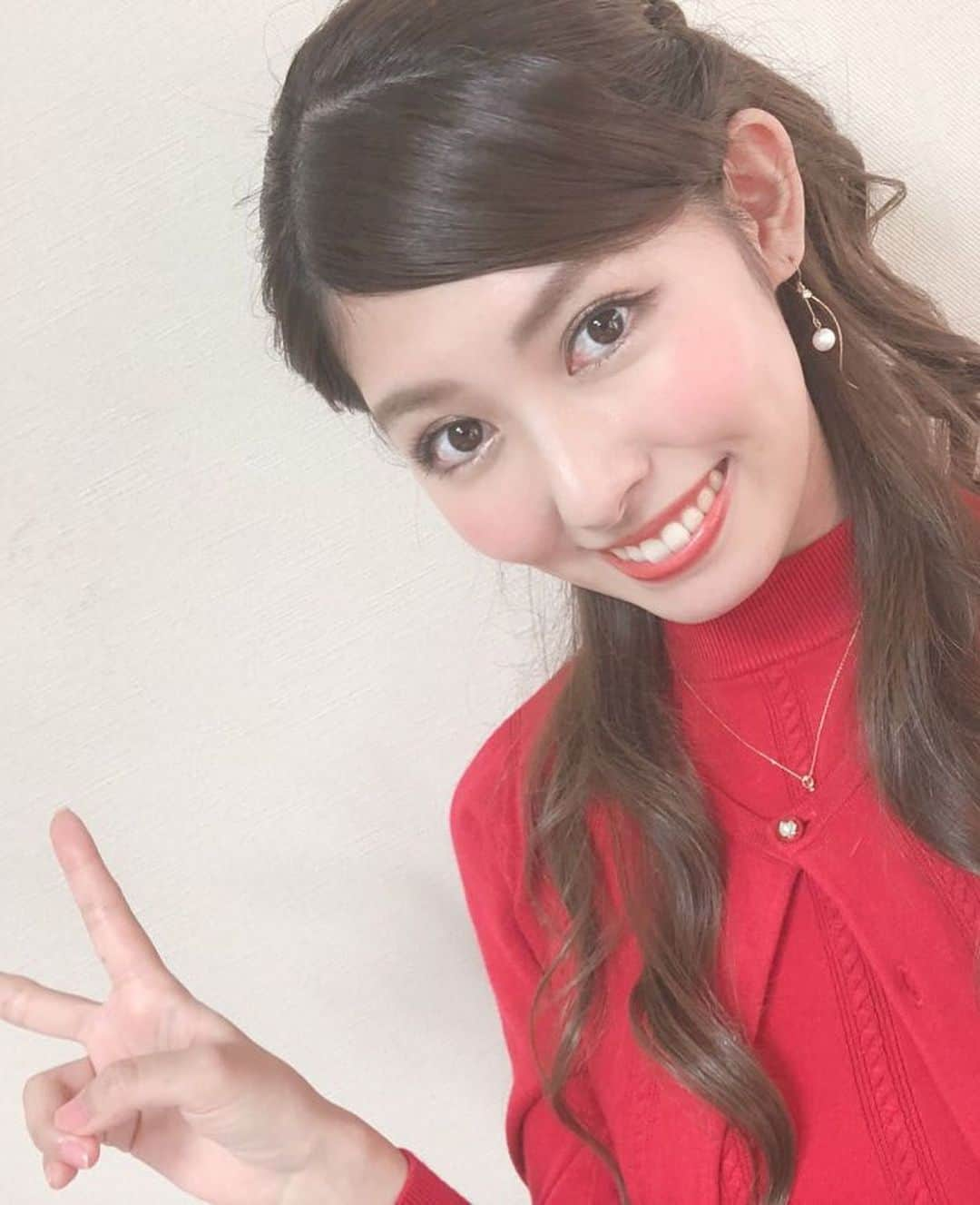 橘ゆりかさんのインスタグラム写真 - (橘ゆりかInstagram)「昨夜の #われめdeポン も優勝争いが激しく﻿ 最終局はハラハラする展開になりました🀄️﻿ ﻿ 最後の最後にトータルテンボス大村さんによる伝説が生まれるのかと思いきや…﻿ 優勝は宮川一朗太さんでした🏆✨﻿ おめでとうございます🎉﻿ ﻿ 来月は女性雀士対決🎀みなさんお見逃しなく‼️﻿ ﻿ ﻿ ﻿ #われポン #フジテレビone #麻雀 #麻雀番組 #橘ゆりか #トップス #デビュードフィオレ #debutdefiore #チェックスカート #ウィルセレクション #willselection #秋服コーデ」10月26日 20時07分 - yuricalcal