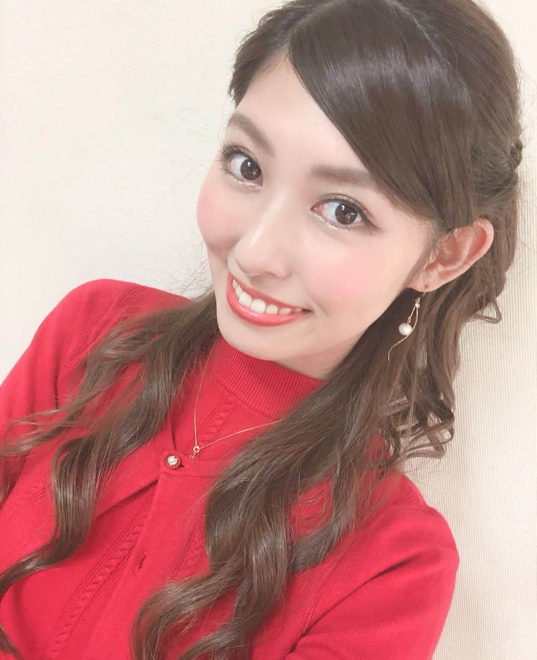 橘ゆりかさんのインスタグラム写真 - (橘ゆりかInstagram)「昨夜の #われめdeポン も優勝争いが激しく﻿ 最終局はハラハラする展開になりました🀄️﻿ ﻿ 最後の最後にトータルテンボス大村さんによる伝説が生まれるのかと思いきや…﻿ 優勝は宮川一朗太さんでした🏆✨﻿ おめでとうございます🎉﻿ ﻿ 来月は女性雀士対決🎀みなさんお見逃しなく‼️﻿ ﻿ ﻿ ﻿ #われポン #フジテレビone #麻雀 #麻雀番組 #橘ゆりか #トップス #デビュードフィオレ #debutdefiore #チェックスカート #ウィルセレクション #willselection #秋服コーデ」10月26日 20時07分 - yuricalcal