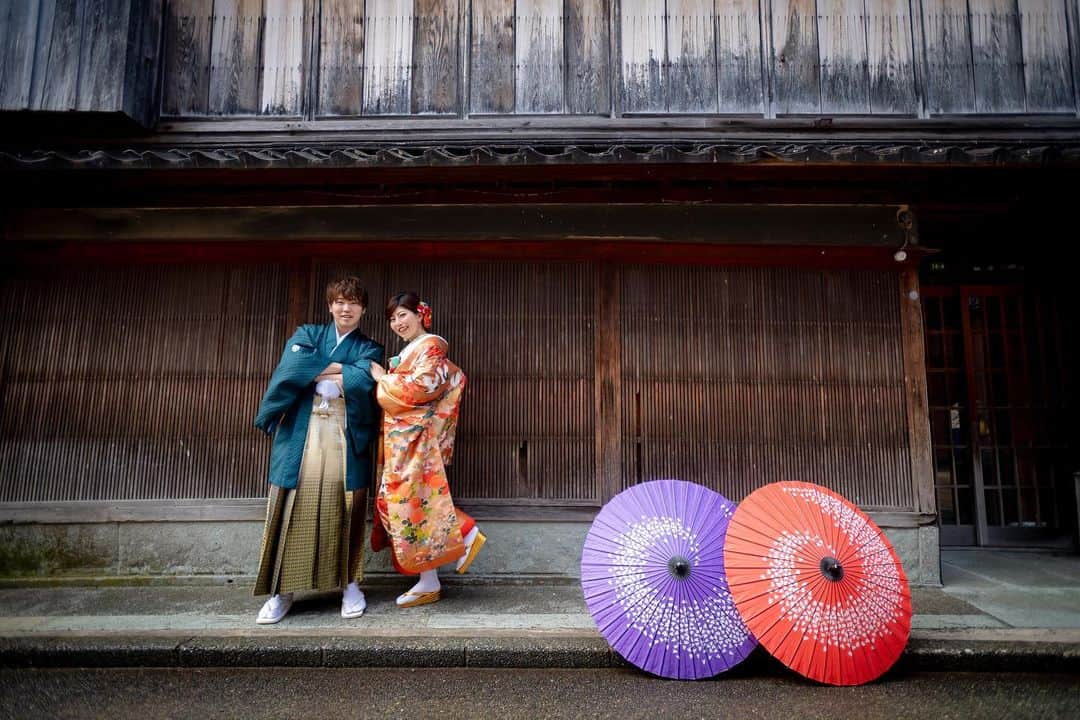 アート工房さんのインスタグラム写真 - (アート工房Instagram)「ひがし茶屋街でロケ撮影⭐️ 。 。 。 。  #daily_photo_jpn  #japan_of_insta #IG_PHOS  #icu_japan #ig_japan  #team_jp_ #igersjp #instagramjapan #nipponpic #tokyocameraclub #ray_moment #bestjapanpics  #Lovers_Nippon_Portrait #jp_portrait部 #ポトレ撮影隊 #japan_daytime_view #love_bestjapan #Instagram #アート工房 #金沢 #野々市市 #石川県 #アート工房 #和装 #ロケ撮影 #写真好きな人と繋がりたい #前撮り #結婚 #ウェディング」10月26日 20時15分 - artcoubouart