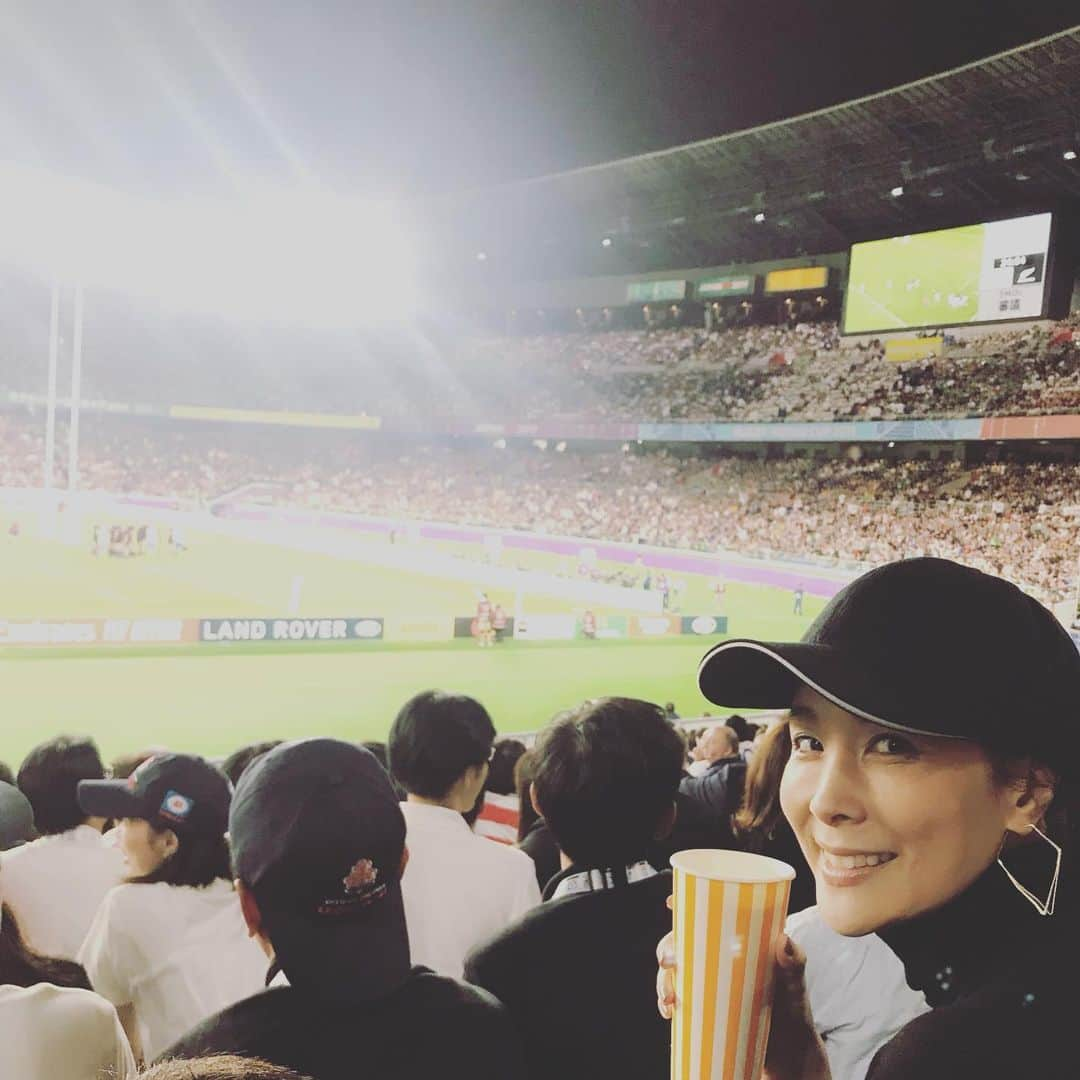 内田恭子さんのインスタグラム写真 - (内田恭子Instagram)「にわかです。でも！世界の大舞台には震えます！  #ラグビーワールドカップ2019 #全身ブラックで行ったのに　#多分口開けて見ていた　#感動　#内田恭子　#kyokouchida」10月26日 20時54分 - kyoko.uchida.official