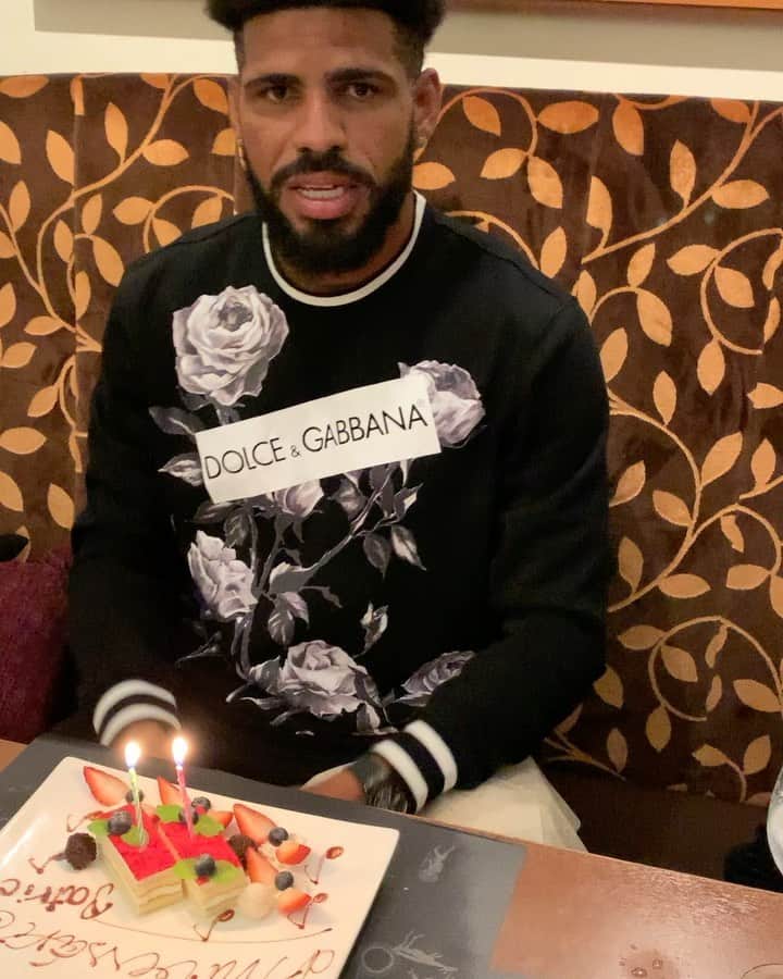 パトリックのインスタグラム：「みなさんありがとうございます。obrigado a todos  pelas mensagem me desejando feliz aniversário!! Grato a Deus por mais um ano de vida!! 🙏🎂😊 #aniversario  #Deuséfiel #vidalonga」