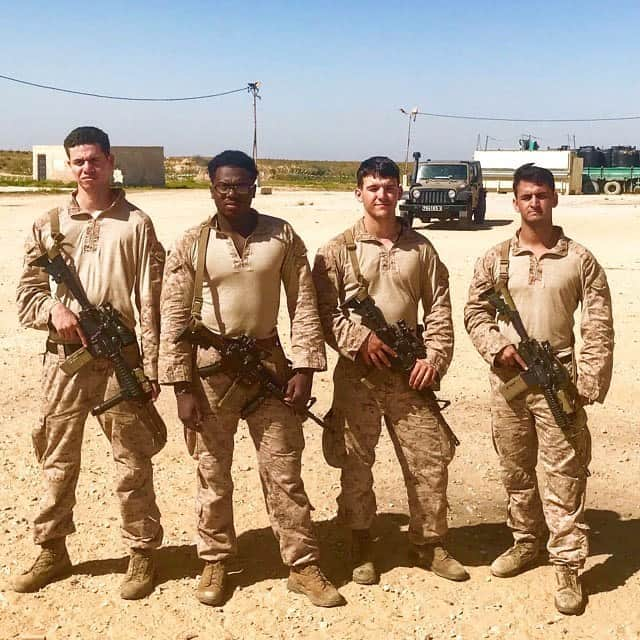 アメリカ海兵隊さんのインスタグラム写真 - (アメリカ海兵隊Instagram)「Today is the #NationalDayOfTheDeployed. Here’s to all that have served overseas in defense of our nation.  Semper Fi.  #MyDeployment #Deploy #Marines #Military」10月26日 20時59分 - marines