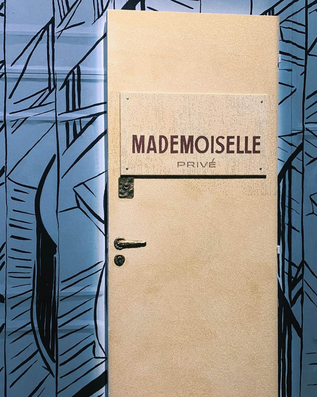 sayocoさんのインスタグラム写真 - (sayocoInstagram)「MADEMOISELLE PRIVÉ💄 期間中にまた行こ。 #MademoisellePrive #シャネルマドモアゼルプリヴェ」10月26日 21時02分 - sayoco