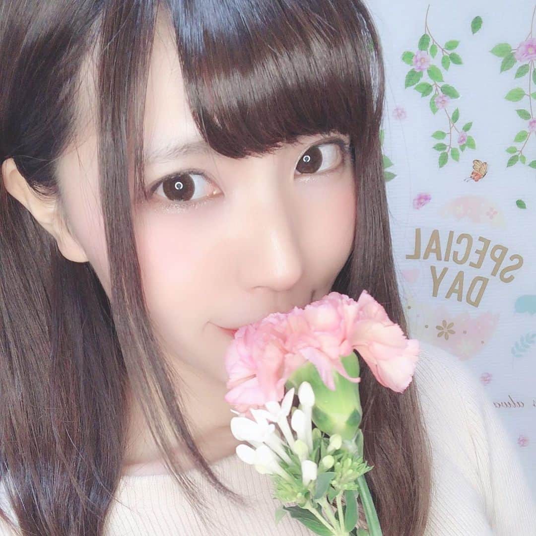 美和花樺さんのインスタグラム写真 - (美和花樺Instagram)「. #天使と悪魔 どっちが好き？ . レトロカラーのお花って可愛いよね♡ . #halloween #instahalloween  #美和花樺 #miwaharuka」10月26日 21時29分 - hurhurchan