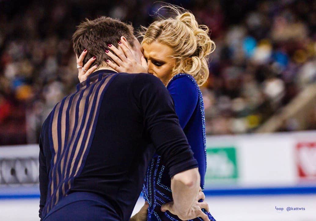 カーステン・ムーア＝タワーズのインスタグラム：「Day 1 ✅ 📸 In the Loop • • #sci19 #kelowna #figureskating」