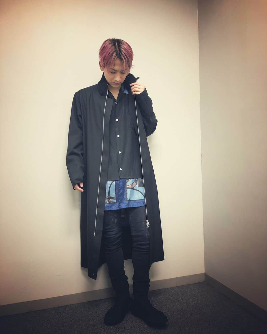 唐沢憲司さんのインスタグラム写真 - (唐沢憲司Instagram)「@yusuke_lol  NEW HAIR PINK✂️✨ ゆーすけいつもありがと！ L.O.G by U-REALM」10月26日 21時55分 - log_kenjikarasawa