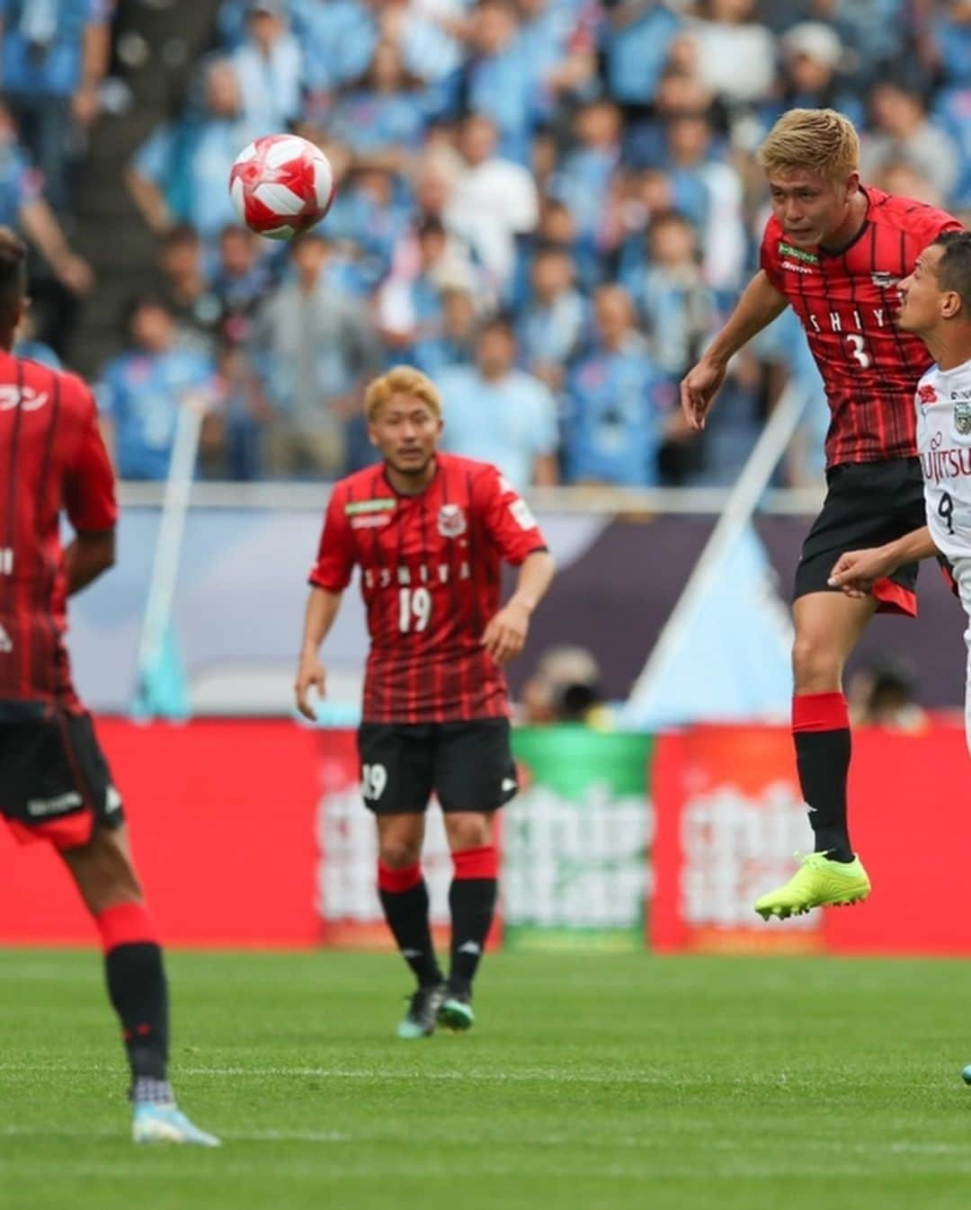 コンサドーレ札幌さんのインスタグラム写真 - (コンサドーレ札幌Instagram)「.............﻿ ﻿ Levain Cup FINAL﻿ ﻿ @musatoro0211  @kimmintae_6 ﻿ ﻿ #consadole #コンサドーレ﻿ #Jリーグ　#JLEAGUE﻿ #ルヴァンカップ #levaincup #YBC﻿ #football #soccer﻿ #supporter #サポーター﻿ #soccerphotography﻿ #soccertime﻿ #北海道　#HOKKAIDO﻿ #札幌　#SAPPORO﻿ #Ｊリーグ #ルヴァンカップ﻿ #これが伝統Ｊリーグ唯一の決勝」10月26日 22時00分 - hokkaido_consadole_sapporo