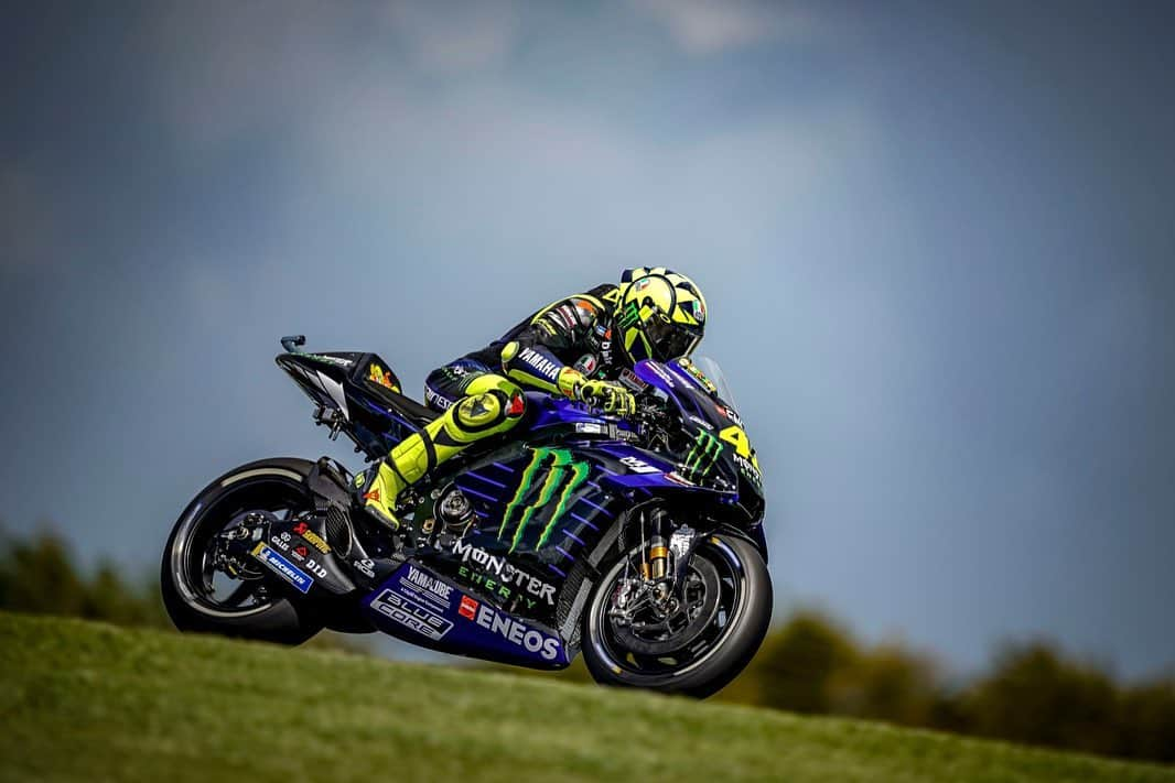 バレンティーノ・ロッシさんのインスタグラム写真 - (バレンティーノ・ロッシInstagram)「Phillip Island Grand Prix Circuit,Australia Saturday,official practice 📸 @falex79」10月26日 22時01分 - valeyellow46