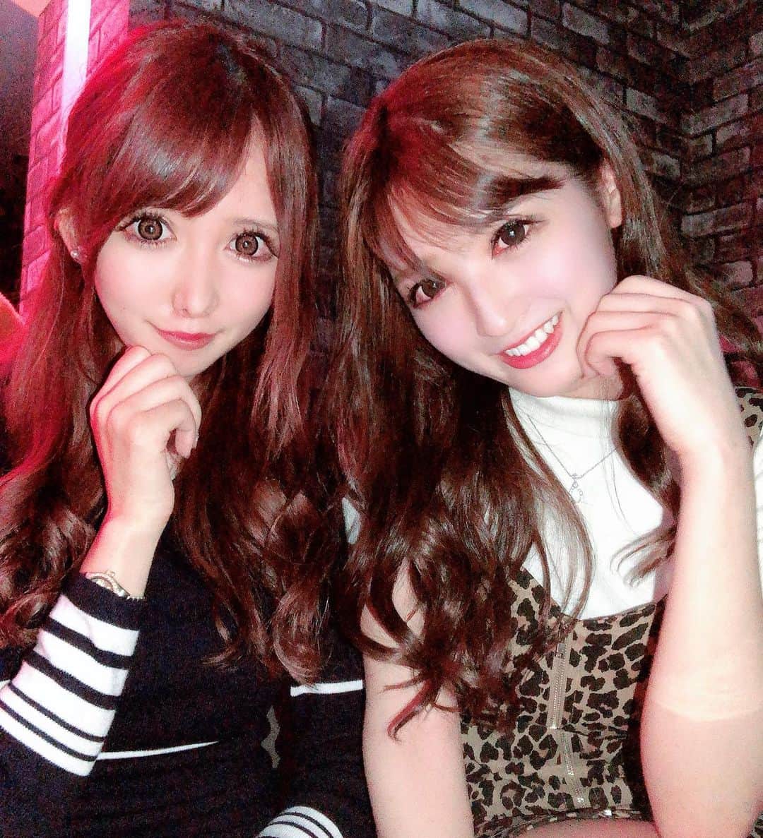 のインスタグラム：「最近安定の引きこもりでインスタさぼりすぎてる🐻 もえぴといつかのベロベロだった時の貼っとこ🤳 ・ ・ #歌舞伎町　#キャバ嬢　#キャバクラ　#酔っ払い　#女子会　#新宿　#中洲　#六本木　#ミナミ　#国分町 #すすきの #japanesegirl #」