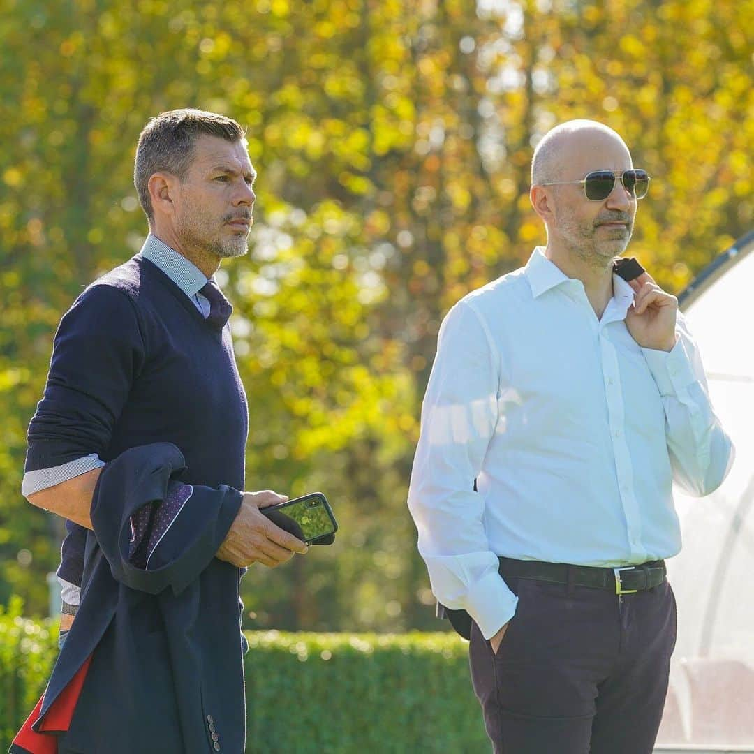 ACミランさんのインスタグラム写真 - (ACミランInstagram)「Gazidis, Boban, Maldini and Massara rallying the troops ahead of #RomaMilan 🔴⚫️ #SempreMilan」10月26日 22時21分 - acmilan