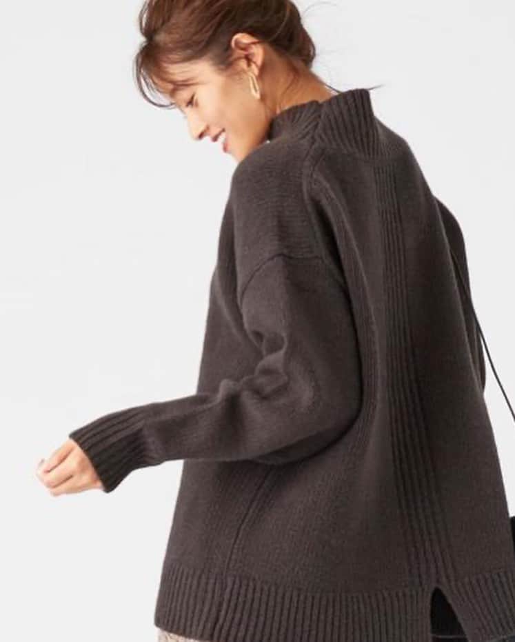 JewelChanges Official Accountさんのインスタグラム写真 - (JewelChanges Official AccountInstagram)「_ RECOMMENDED ITEMS／ KNIT VARIATION _ 【1枚目】BOAT NECK KNIT ¥12,000+tax NO.6613-105-1233 _ 【2枚目】HIGH NECK KNIT ¥11,000+tax NO.6613-199-1222 _ 【3枚目】SIDE SLIT KNIT ¥12,000+tax NO.6613-105-1232 _ 【4枚目】HIGH NECK KNIT ¥11,000+tax NO.6613-119-1235 ※10.28入荷予定 _ 【5枚目】RIB  KNIT ¥7,900+tax NO.6613-105-1244 ※NAVYはWEB限定カラー  #unitedarrows#EMMELREFINES#2019FW_EMMELREFINES#emmelrefines #knit」10月26日 22時26分 - emmelrefines