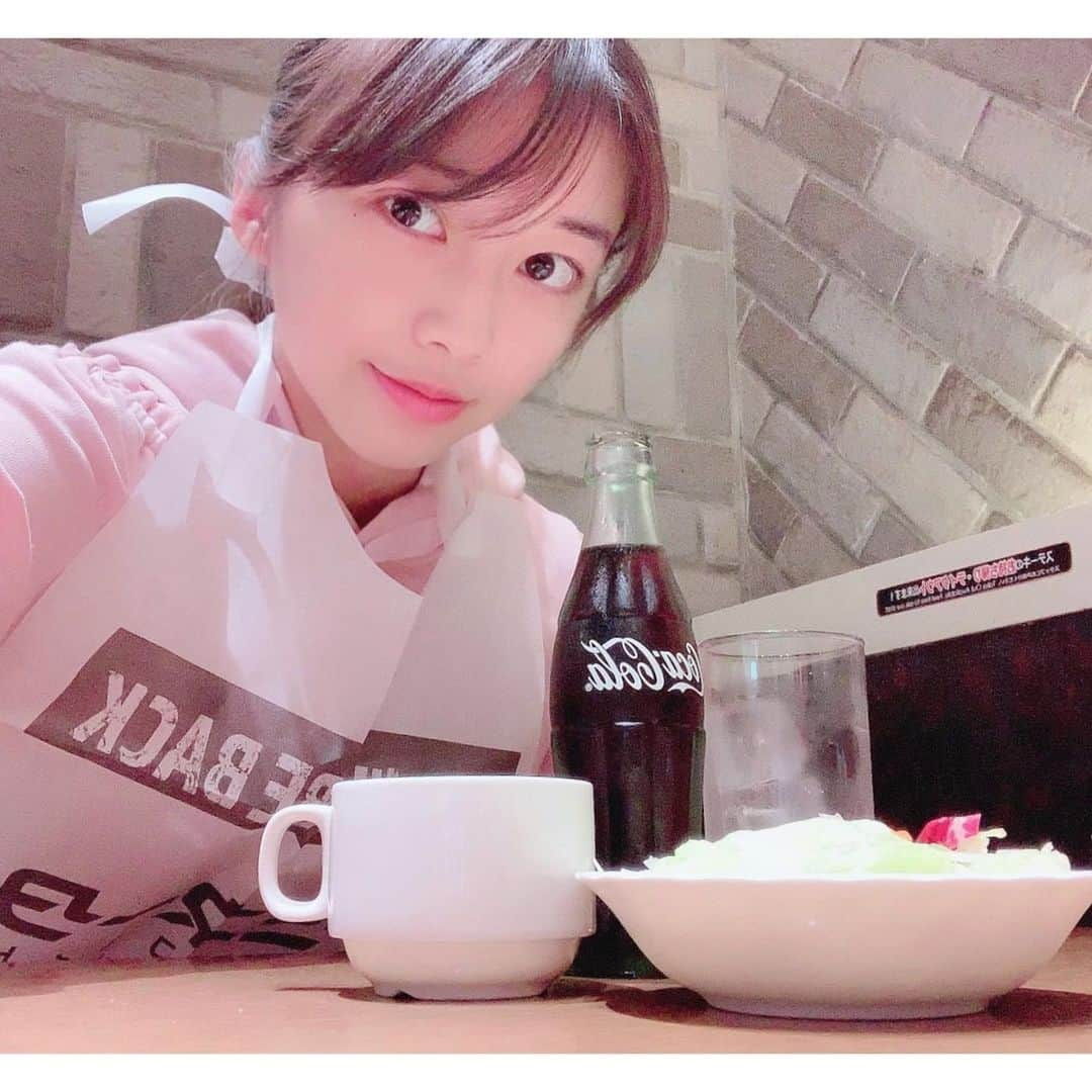 牧野真莉愛さんのインスタグラム写真 - (牧野真莉愛Instagram)「♡ ♡ 【答1】 🍴いきなり！ステーキ🍴へ行きました。 450gいただきました※ライス抜き❤ランチタイムは17時まで。 【問1】 夜ごはんなに食べたんだろう？ ※2019.10.23ブログ ・ 10月23日のお話🐰おしまい ♡ ♡  #いきなりステーキ #ゴールドカード #モーニング娘19 #morningmusume19」10月26日 22時28分 - maria_makino.official