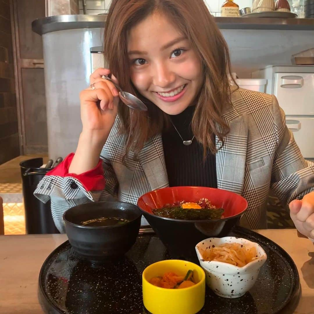 後藤楽々さんのインスタグラム写真 - (後藤楽々Instagram)「お昼にユッケ丼。 絶対また行く😎 #ユッケ #焼肉 #ユッケ丼 #10月の土日は #遊びまくり食べまくり #だったので #11月からの土日は #もう少しおとなしくしようと思います #10月最後の日曜日の明日は #ごめんなさい #たくさん食べてきます #てへへ」10月26日 22時35分 - hahahalalala0723