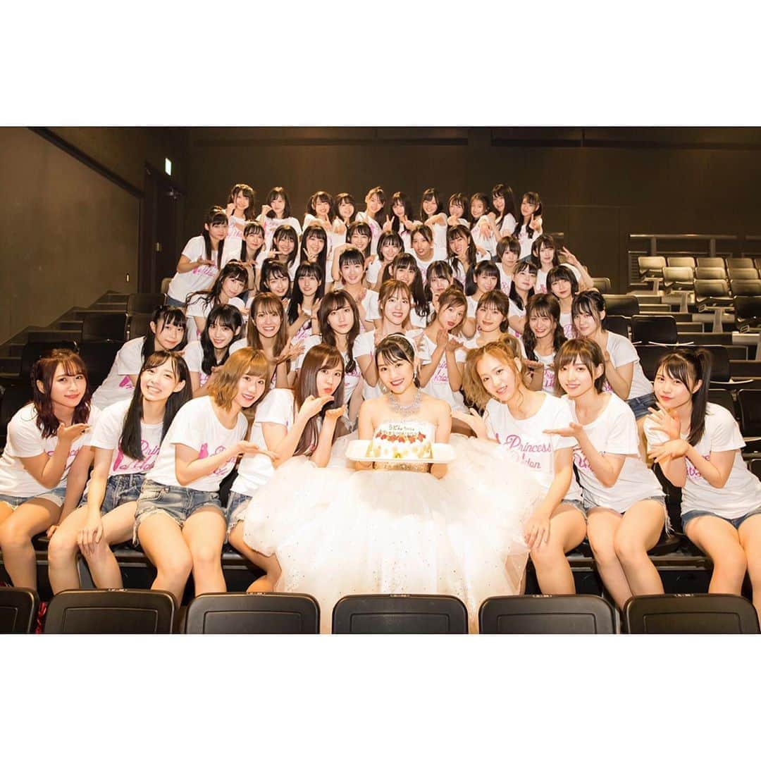 渋谷凪咲さんのインスタグラム写真 - (渋谷凪咲Instagram)「#川上礼奈卒業コンサート🍜 . . れなさん、おめでとうどんです🌷 だーいだい、だーいすきなれなさん☺️ぎゅ〜💕 . . 2枚目の動画は、 . そんな　れなさんに、皆んなでサプライズケーキを しました🎂ひひ . 裏で、ドキドキわくわくしてるメンバー達…☺️💓笑 . . . そして、そのケーキを持っての記念写真📷 とっても素敵な写真と、素敵な時間でした☺️✨ . . そして、れなさんとの時間はあと残り少し😢 . 沢山、楽しい思い出つくろーねうどんっ🥰🤝🥰笑 . . #れなぴょん　さん #うどんの国のお姫様 #9年間 #うどんキャラ #面白くて優しくて変な人 #卒業してからもうどんキャラ続けるみたい #心臓無敵 #尊敬 . #卒業　#涙　#感動　#目薬」10月26日 22時39分 - nagisa_nikoniko