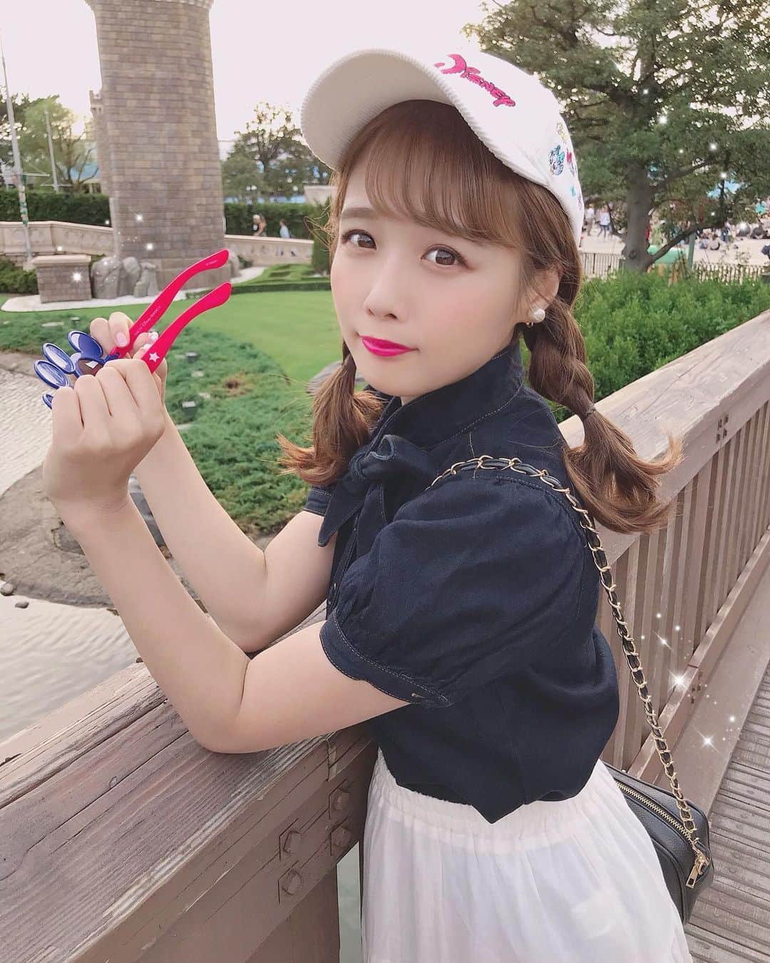 のインスタグラム：「. . 買ってからやっと被ったギャップ🤧 大人用が少し大きめだったから キッズサイズの方にしたよ✌️💕 . . . 👗トップス @eimyistoire_official . 👗スカート @grl_official . . . . #tokyodisneyland #disneyland #disney #tdl #ディズニーランド #ディズニー #ディズニーバウンド #私服 #coordinate #eimyistoire #grl #グレイル #love #instagood」