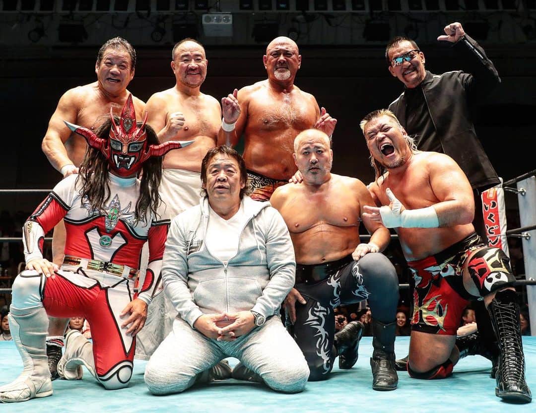 のインスタグラム：「1.4東京ドームを前に藤波とライガーが合体！ 🔥 “ヒロ斉藤40周年マッチ”は蝶野レフェリーが大暴走!? 最後は長州さんも祝福!! @njpw1972  #njpw #ドラディション」