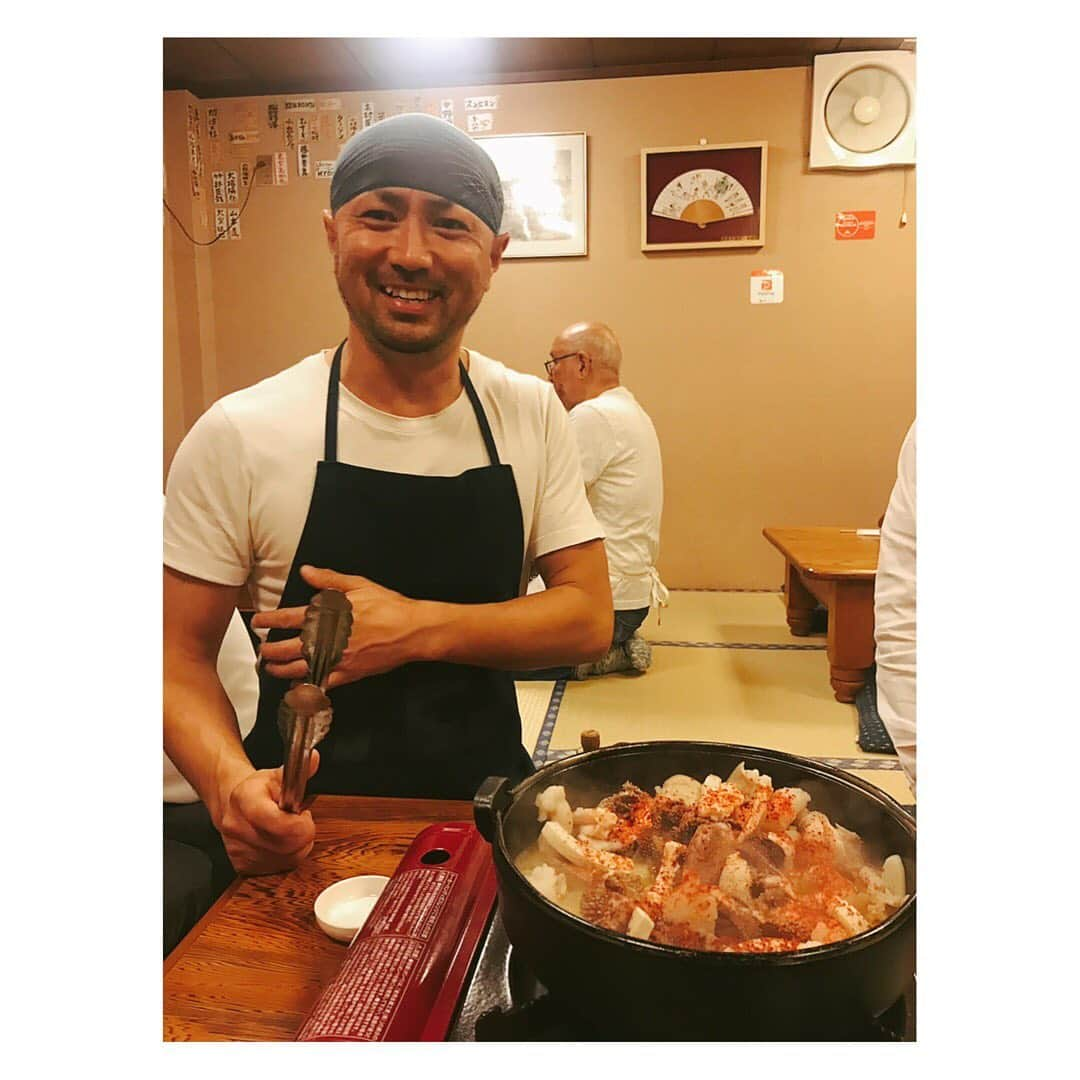 中村果生莉さんのインスタグラム写真 - (中村果生莉Instagram)「🍲 . . ジュニアメンタルアドバイザー資格を取得する授業を導入いただいている福岡のスポーツ専門学校の先生方と、次の授業の打ち合わせとご挨拶に行ってきました(*´∀｀)✨ . . 会食は、もつすき焼きを予約してくださっていて、これが美味しすぎた〜😂👍✨ . . たくさんの方の協力があって、この仕事が出来てるなぁと感謝、感謝の最近です。 . . だから、私は私のやるべきことに集中できるし、頑張れてるなぁと感じさせられました😆 . . サポートする側の仕事でも、サポートしてもらっていることを忘れずに、これからも頑張ります🍀 . . #ジュニアメンタルアドバイザー #資格取得 #授業 #メンタルトレーナー #福岡 #もつすき焼き #美味しすぎた」10月26日 23時24分 - kaori.nakamura_0226