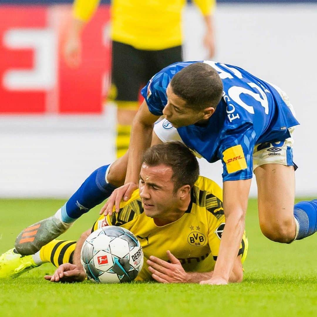 ボルシア・ドルトムントさんのインスタグラム写真 - (ボルシア・ドルトムントInstagram)「💥 Tough fight! #s04bvb #derby #bvb」10月26日 23時38分 - bvb09