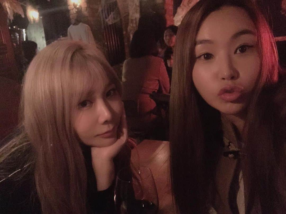 ジェアのインスタグラム：「Happy #halloween !! 윤정언니랑 연습후 기분만 슬쩍😘 @hotchicksbyj」