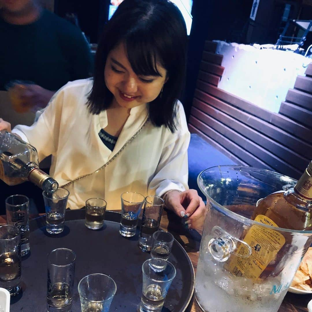 呉屋ありささんのインスタグラム写真 - (呉屋ありさInstagram)「. . 明日の日曜日は . @58_s_bar . 日曜限定58sBarでプチハロウィン🎃💕 . 気合い入れて来てもいーし . ノーマルでもいーし🧛‍♀️ . とりあえず日曜日を楽しみましょー⤴︎ . . こちらのDFは最近インスタで仲良くなった　@rui___0481 るいちゃんが作成してくれました💗 . 新しい出会い、長い付き合いができている日々に感謝🙏✨ . . Happy Helloween🎃🦇 . . #helloween #sunday #bar#party#happy #day#sundayonly#music #dance#okinawa」10月27日 0時11分 - arisa_goya