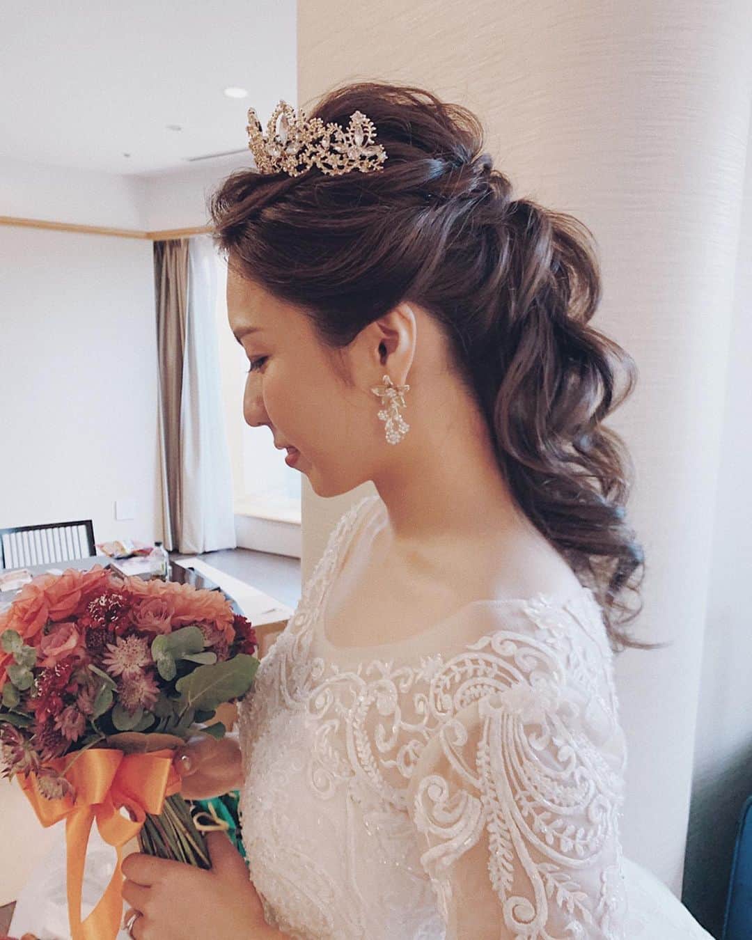 竹本実加さんのインスタグラム写真 竹本実加instagram ボレロにティアラに クラシカルと思いきやポニーテール ありそうで無いバランス お色直しのティアラ インパクトもあって結構好き 個人的に 和装から大きくチェンジして とっても可愛かった