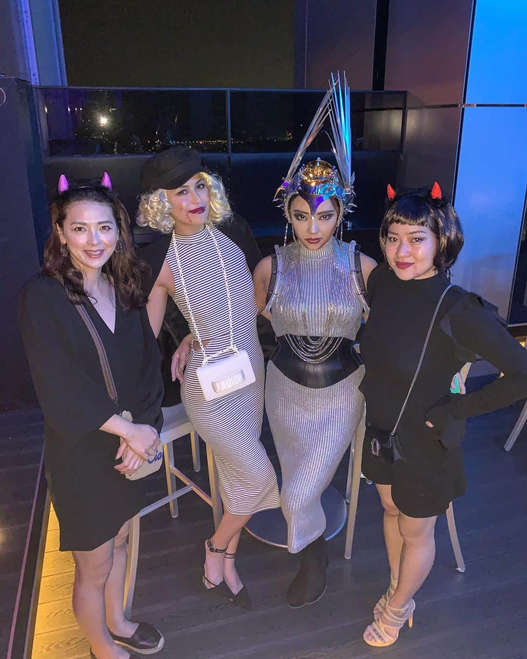 藤井アルダのインスタグラム：「#henessy #celavi #haloween #taipei ❤️❤️👻👻👻👻👻」