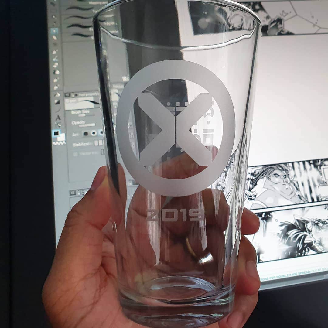 RB Silvaのインスタグラム：「Only 25 of this and one is mine. This was a gift to everyone envolved on Hox/Pox. Thank you @marvel! 🙅🏽‍♂️#PowersofX #HouseofX #MARVEL #MarvelComics #XMEN #XMEN4EVER」