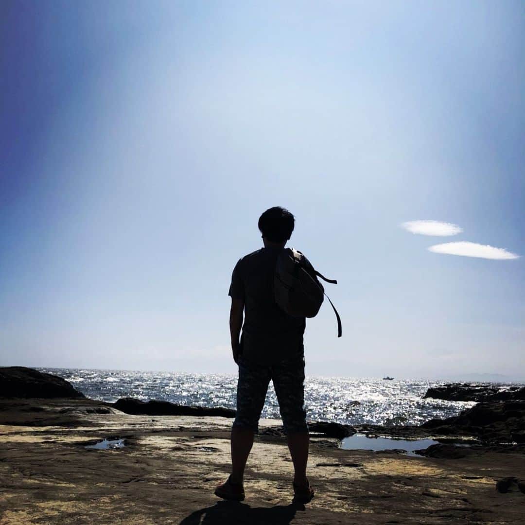 関智一さんのインスタグラム写真 - (関智一Instagram)「海は広いな！大きいな！  #旅 #海 #関智一」10月27日 1時21分 - sekitomokazu
