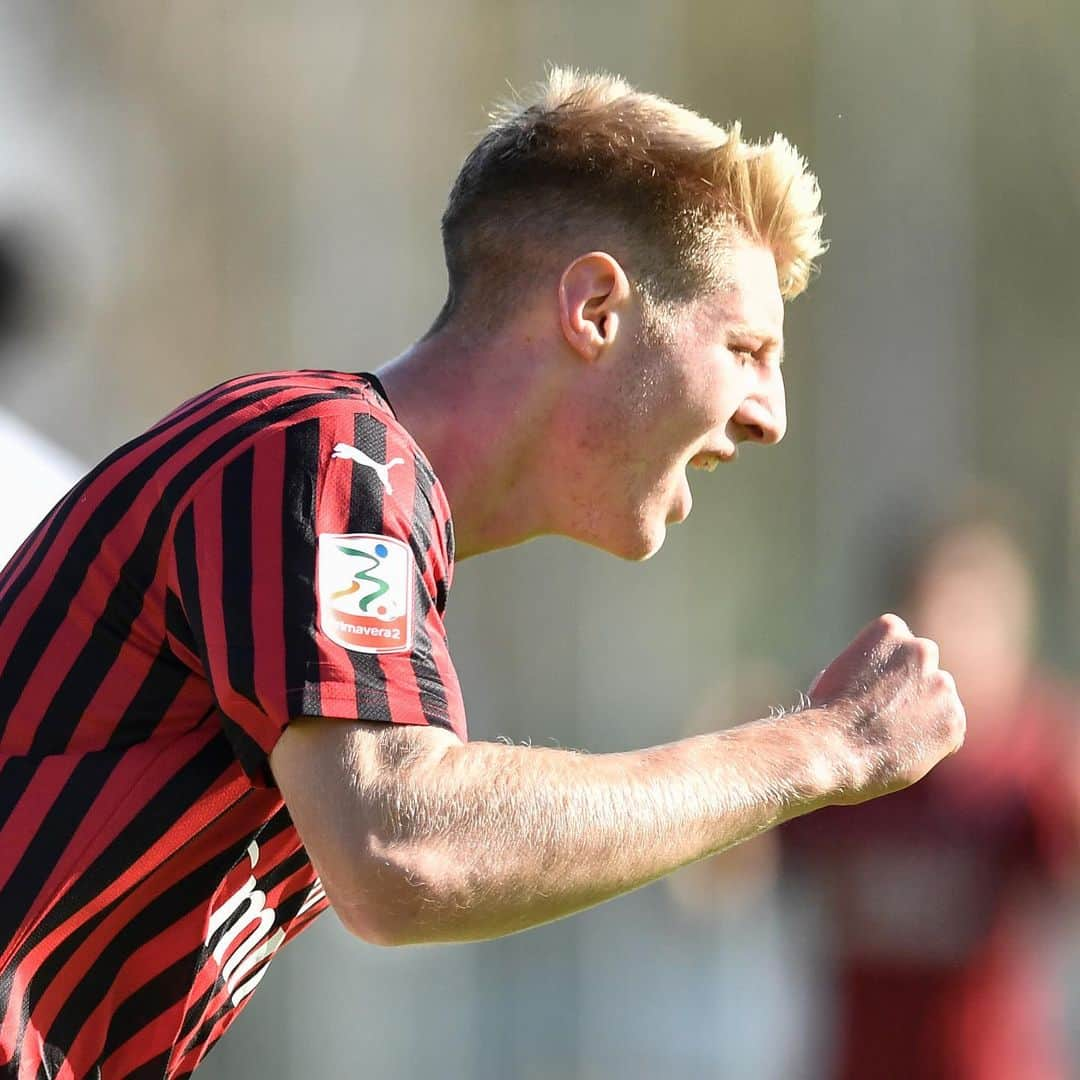 ACミランさんのインスタグラム写真 - (ACミランInstagram)「#MilanParma 6-0 👊🏻 A flurry of goals for our #MilanPrimavera 🔝 Brescianini ⚽⚽, Pecorino, Tonin, Frigerio and Haidara 🔴⚫ Stunning job boys! 👏🏻👏🏻👏🏻 #MilanYouth」10月27日 1時26分 - acmilan