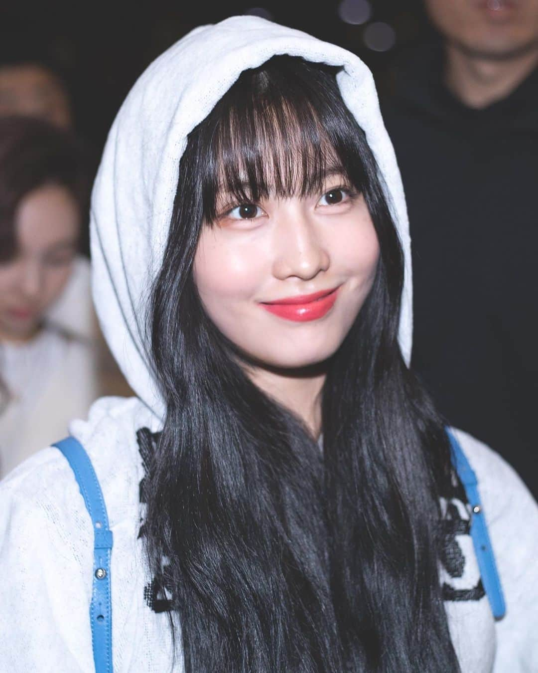 モモさんのインスタグラム写真 - (モモInstagram)「♡ [Fantaken] 191026 - Gimpo Airport heading to Japan -  #MOMO #트와이스 #모모 #平井もも #もも #TWICE ©️ mozzi house, heart empty」10月27日 1時49分 - momojype